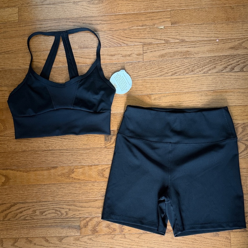 Playground active NWT Bra and High-Waist Bike Shorts Set